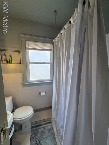 226 Fielding Street, Ferndale, MI 48220