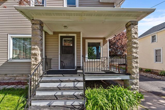 242 W 14TH AVENUE, Oshkosh, WI 54902
