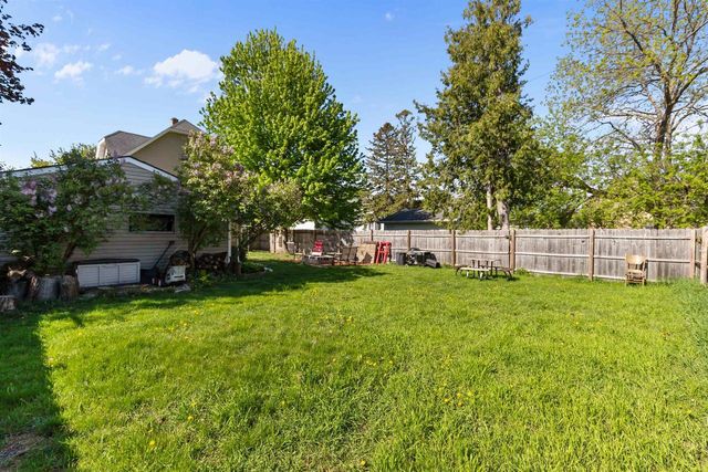 242 W 14TH AVENUE, Oshkosh, WI 54902