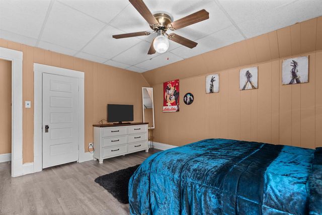 242 W 14TH AVENUE, Oshkosh, WI 54902