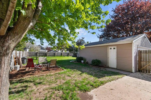242 W 14TH AVENUE, Oshkosh, WI 54902