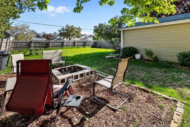 242 W 14TH AVENUE, Oshkosh, WI 54902