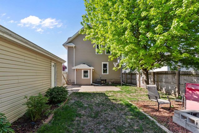 242 W 14TH AVENUE, Oshkosh, WI 54902