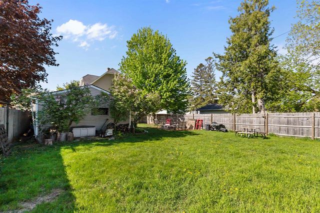 242 W 14TH AVENUE, Oshkosh, WI 54902