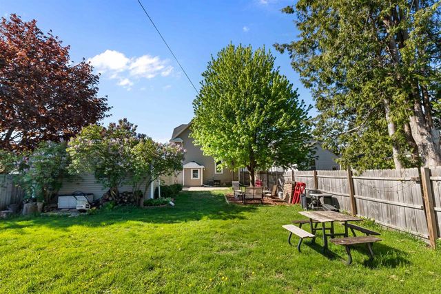 242 W 14TH AVENUE, Oshkosh, WI 54902
