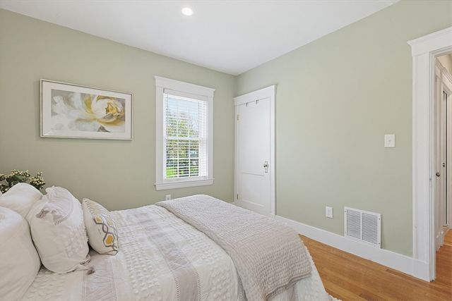 24 Maskwonicut St, Sharon, MA 02067