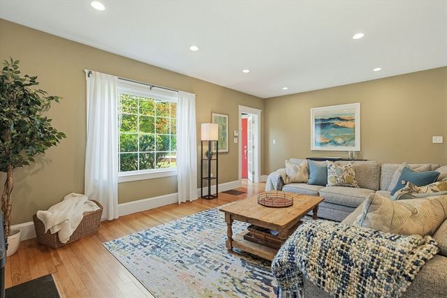 24 Maskwonicut St, Sharon, MA 02067