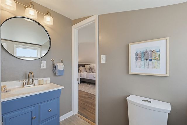 24 Maskwonicut St, Sharon, MA 02067