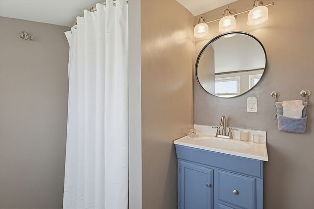 24 Maskwonicut St, Sharon, MA 02067