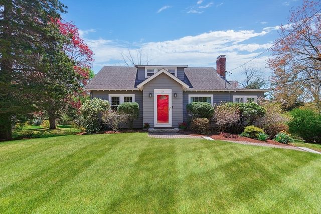 24 Maskwonicut St, Sharon, MA 02067