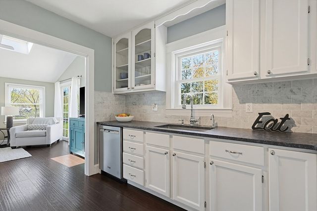24 Maskwonicut St, Sharon, MA 02067