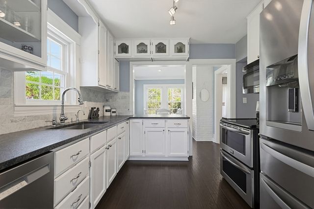 24 Maskwonicut St, Sharon, MA 02067