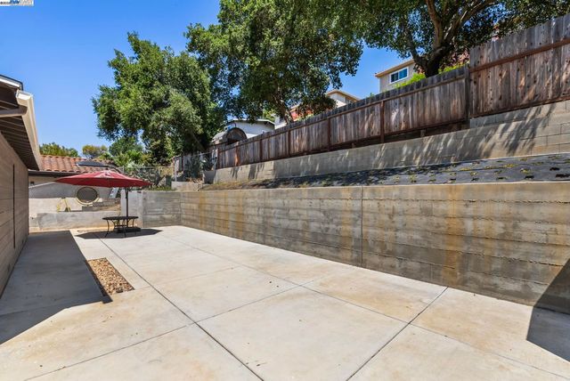 25910 Westview Way, Hayward, CA 94542