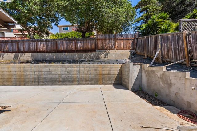 25910 Westview Way, Hayward, CA 94542