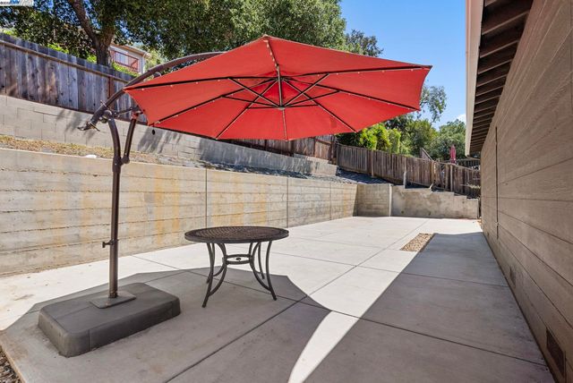 25910 Westview Way, Hayward, CA 94542