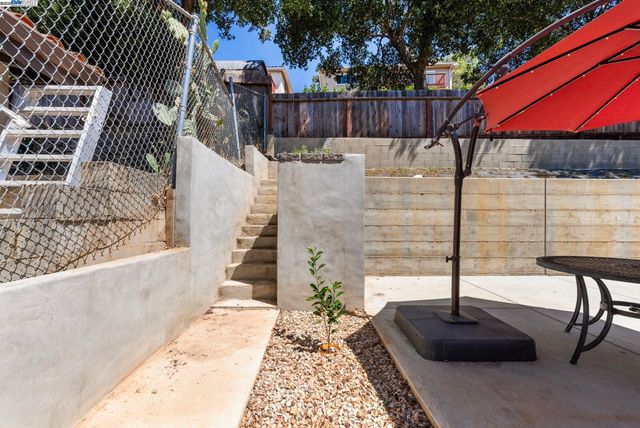 25910 Westview Way, Hayward, CA 94542