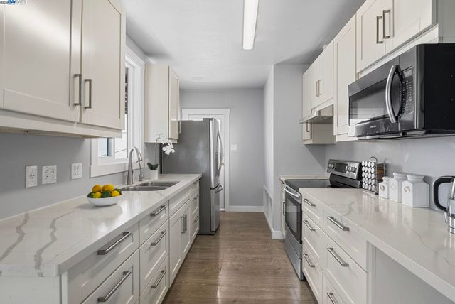 25910 Westview Way, Hayward, CA 94542
