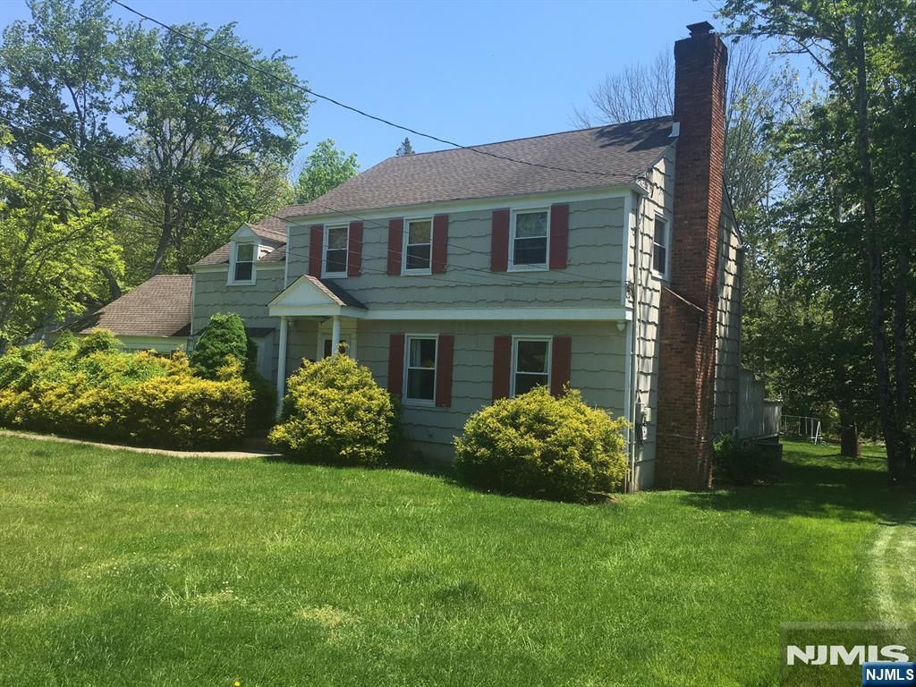 424 White Oak Ridge Road, Millburn, NJ 07078