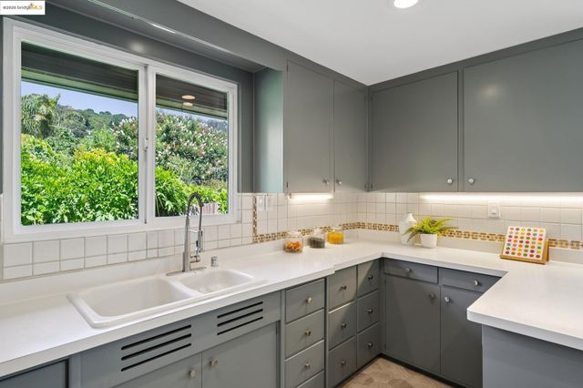 7140 Mound St, El Cerrito, CA 94530