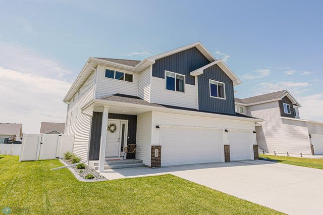 7351 28th Street S, Fargo, ND 58104