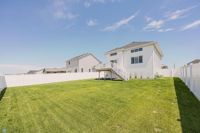 7351 28th Street S, Fargo, ND 58104