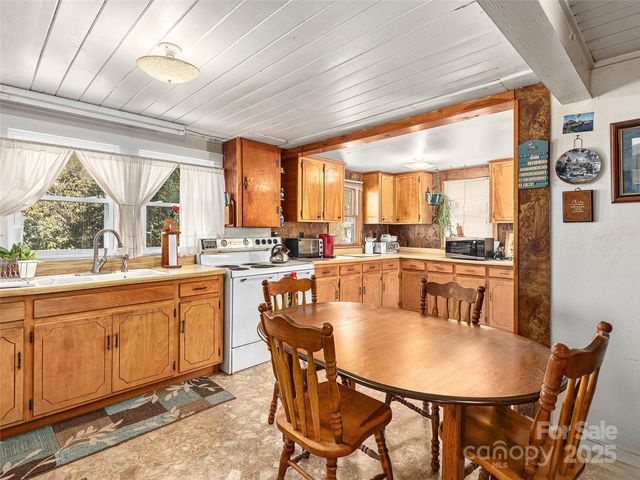 74 Badd Lane, Maggie Valley, NC 28751