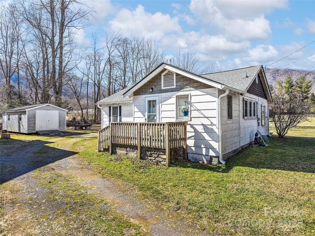 74 Badd Lane, Maggie Valley, NC 28751