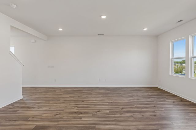 3251 Barrel Oak Pass, Columbia, TN 38401