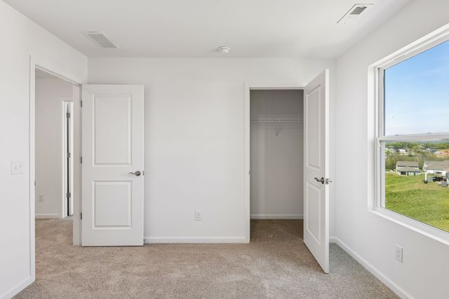 3251 Barrel Oak Pass, Columbia, TN 38401