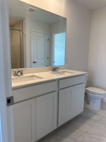 3251 Barrel Oak Pass, Columbia, TN 38401