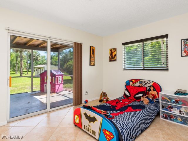 5300 Cypress LN, Naples, FL 34113