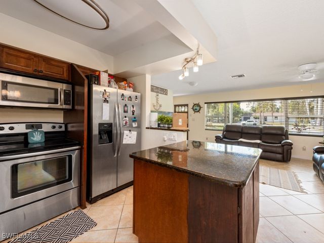 5300 Cypress LN, Naples, FL 34113