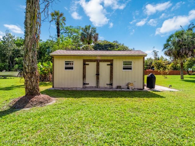5300 Cypress LN, Naples, FL 34113