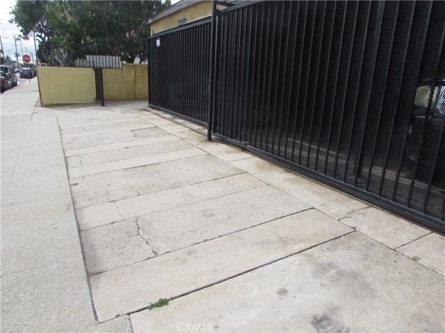 5115 Loma Vista, Maywood, CA 90270