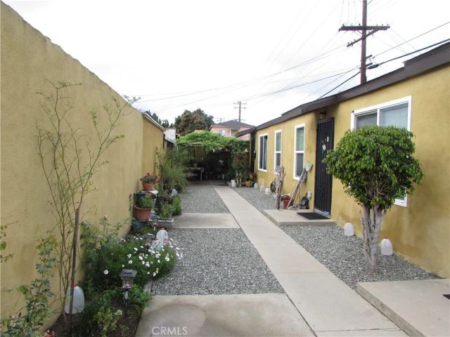 5115 Loma Vista, Maywood, CA 90270