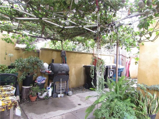 5115 Loma Vista, Maywood, CA 90270