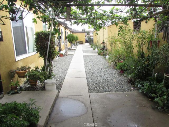 5115 Loma Vista, Maywood, CA 90270