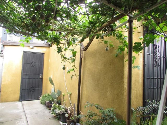 5115 Loma Vista, Maywood, CA 90270