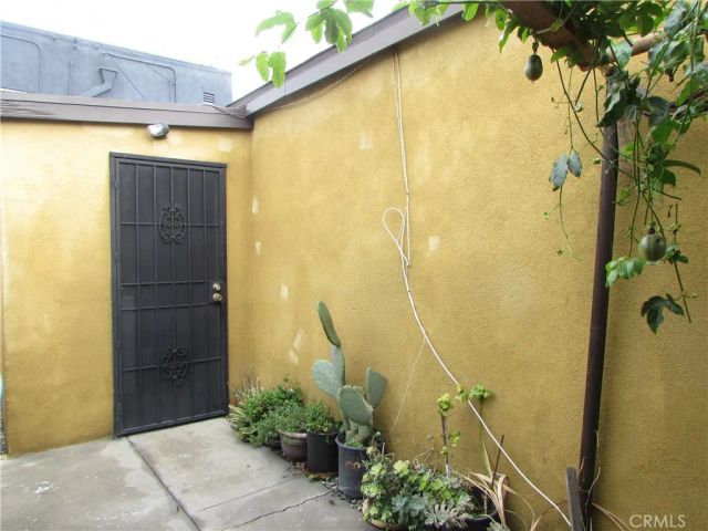 5115 Loma Vista, Maywood, CA 90270