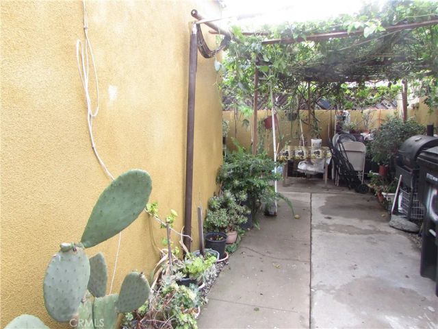 5115 Loma Vista, Maywood, CA 90270