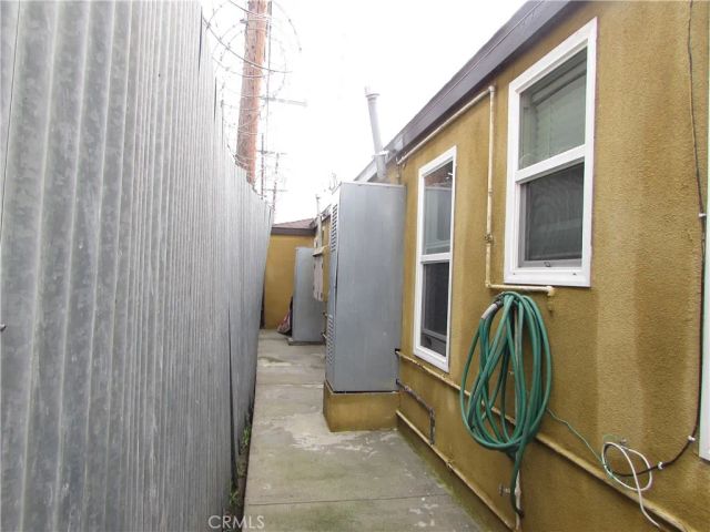 5115 Loma Vista, Maywood, CA 90270