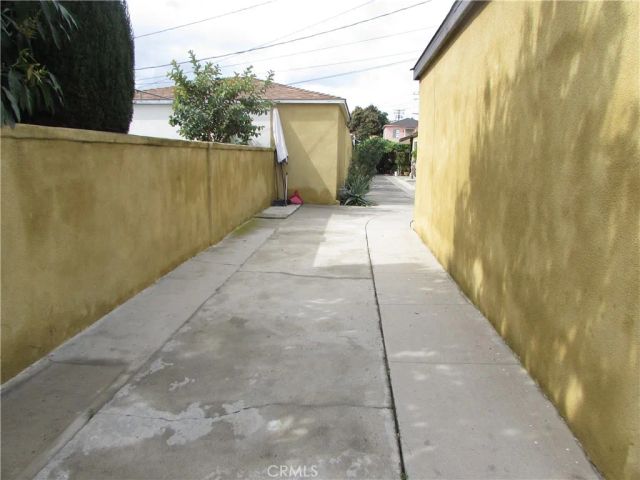 5115 Loma Vista, Maywood, CA 90270