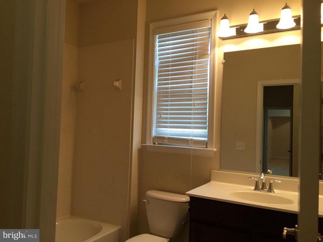 19508 FRONT ST, Leesburg, VA 20176