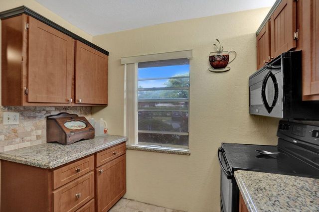 1020 Country Club Drive 104, Margate, FL 33063