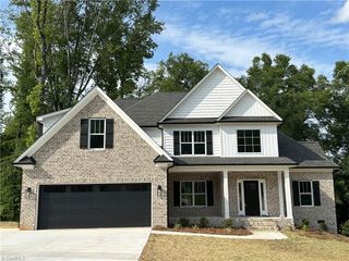 282 Heatherwood Drive, Winston-salem, NC 27107