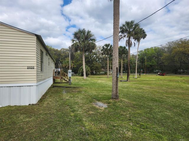2122 CR 426, Lake Panasoffkee, FL 33538
