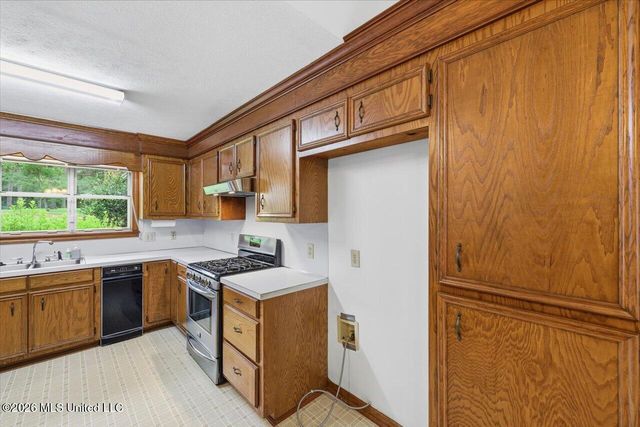 2141 Mcfarland Road, Raymond, MS 39154