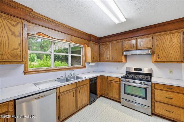 2141 Mcfarland Road, Raymond, MS 39154