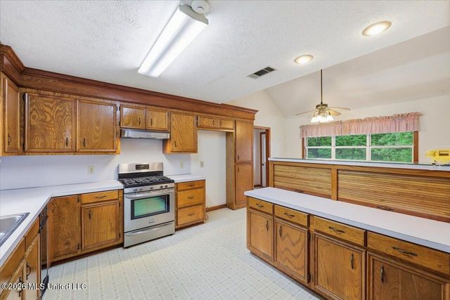 2141 Mcfarland Road, Raymond, MS 39154