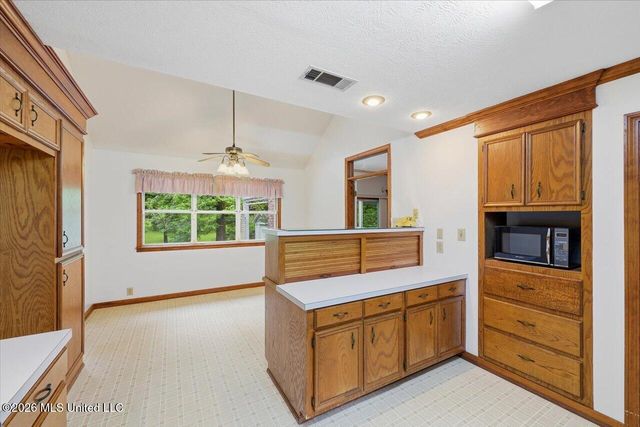 2141 Mcfarland Road, Raymond, MS 39154